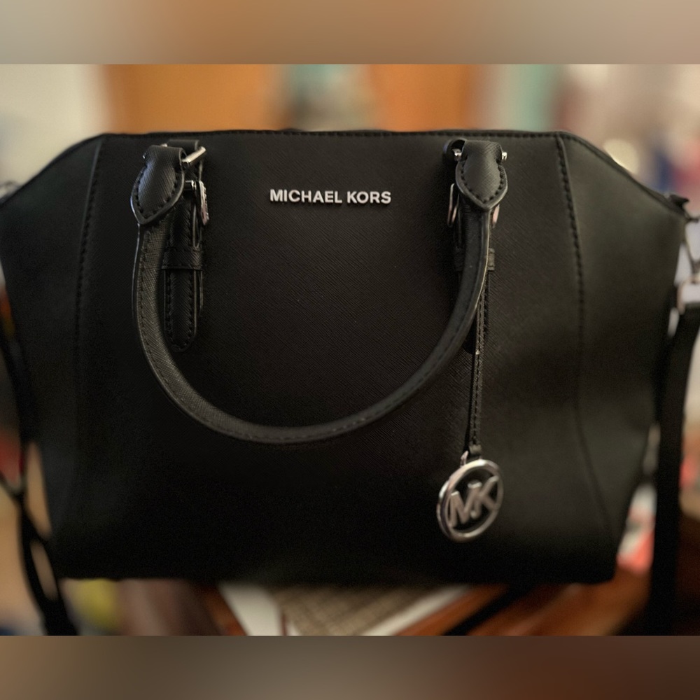 Black Michael Kors tote